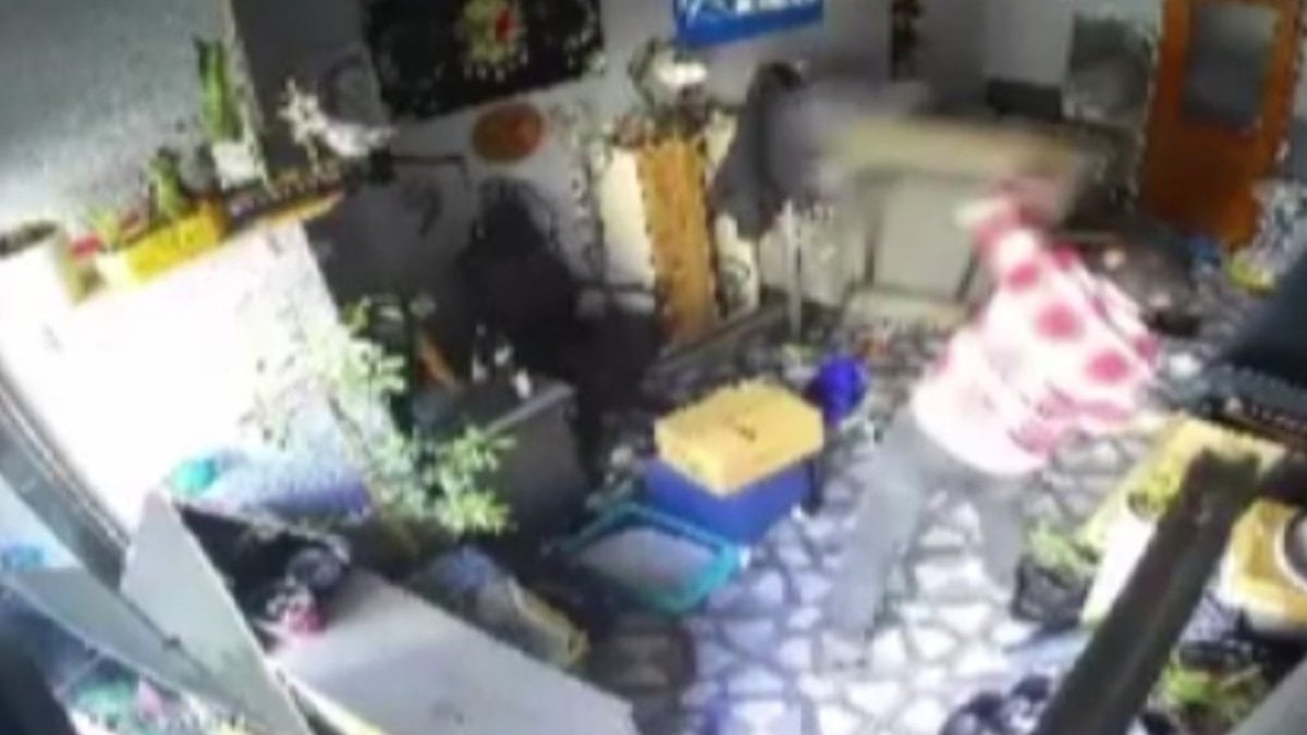 Beylikdüzü’nde mal sahibinden emlakçı dükkanına zarar