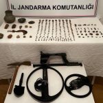 Bilecik’te tarihi eser operasyonu: Evden 349 parça çıktı