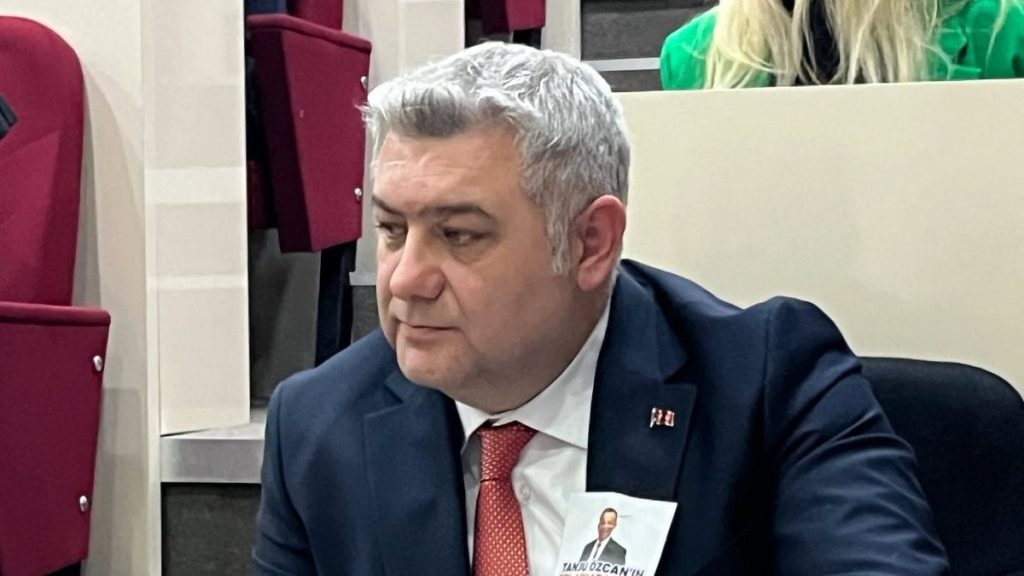 Bolu Belediyesi’nde Tanju Özcan yerine başkanvekili seçildi