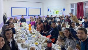 Bozhüyük Köyü’nde imece usulü iftar geleneği sürüyor