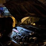 Burdur’da uygulama noktasında arızalanan otomobilin yardımına genç kadın usta koştu