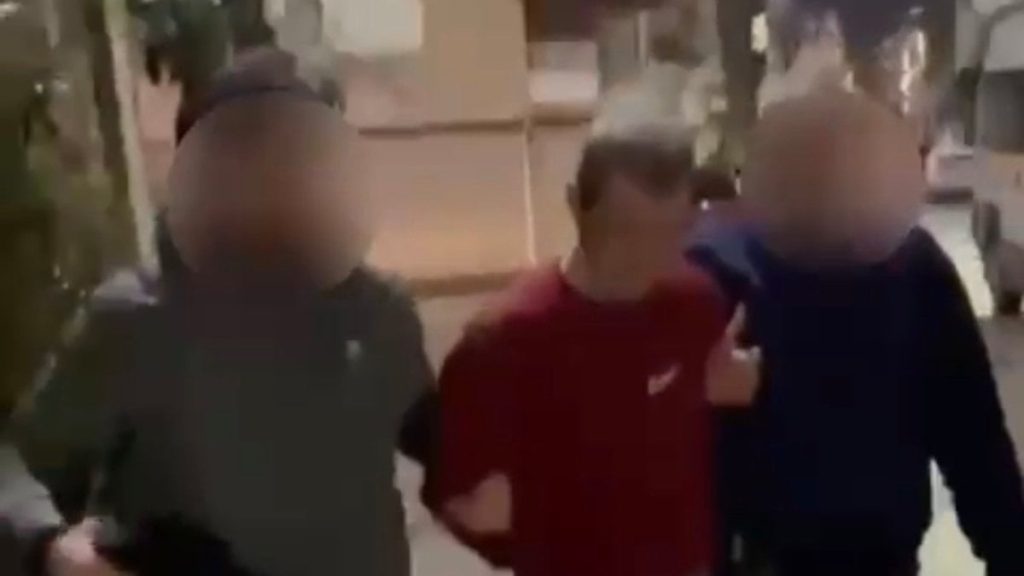 Bursa’da 16 dosyadan aranan şüpheli çatı katında yakalandı