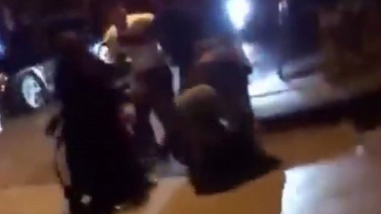 Bursa’da kaza tartışması kavgaya dönüştü: Aile hastanelik oldu