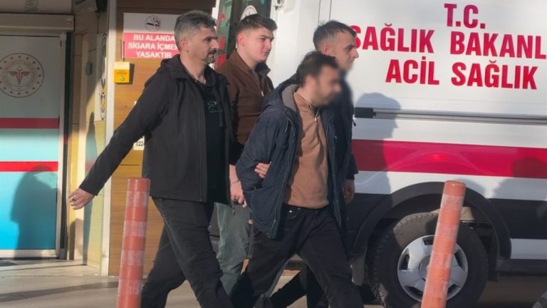 Bursa’da park edilmiş araçları soyan hırsıza suçüstü: Tutuklandı