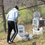 Bursa’da Türkiye’nin ilk evcil hayvan mezarlığına bayram ziyareti