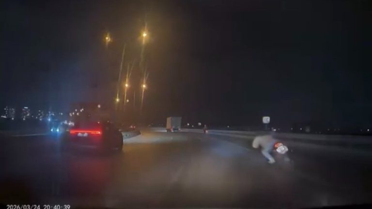 Bursa’da virajı alamayan sürücü savruldu