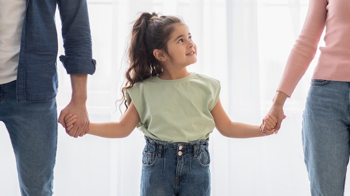 Çocuklar sevgiye değil güvene açılıyor: Kime konuştuklarını böyle seçiyorlar