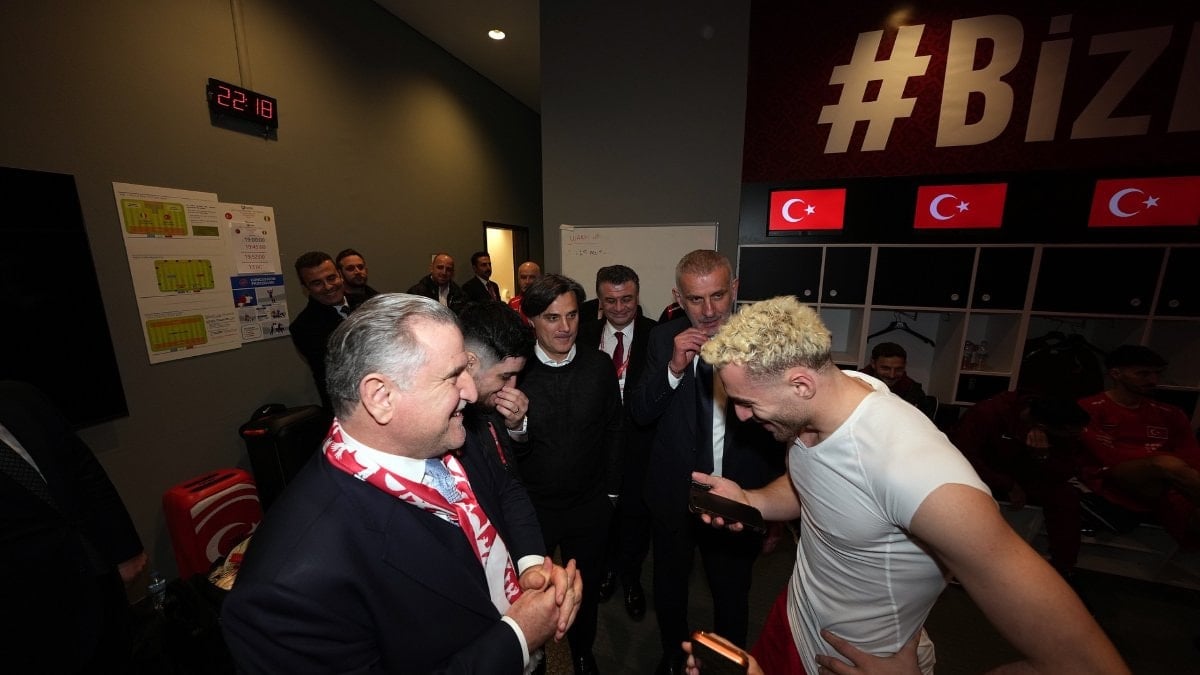 Cumhurbaşkanı Erdoğan, A Milli Futbol Takımı’nı kutladı