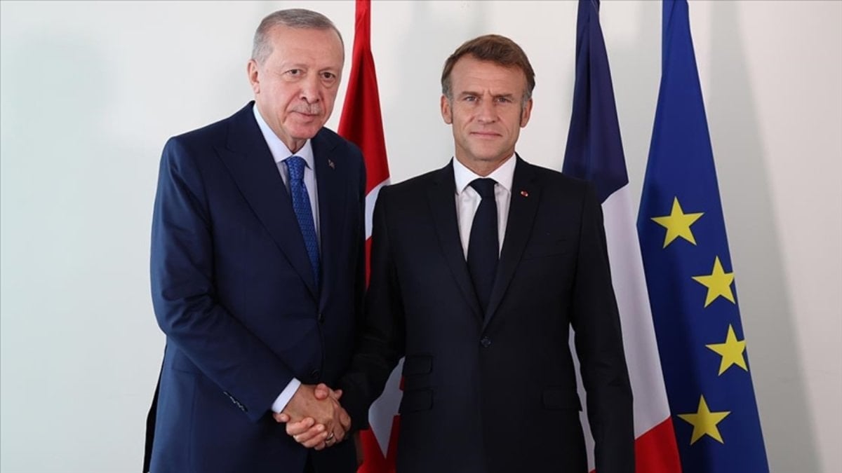 Cumhurbaşkanı Erdoğan, Emmanuel Macron’la görüştü