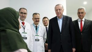 Cumhurbaşkanı Erdoğan’dan Tenzile Erdoğan Devlet Hastanesi’nde hasta ziyareti