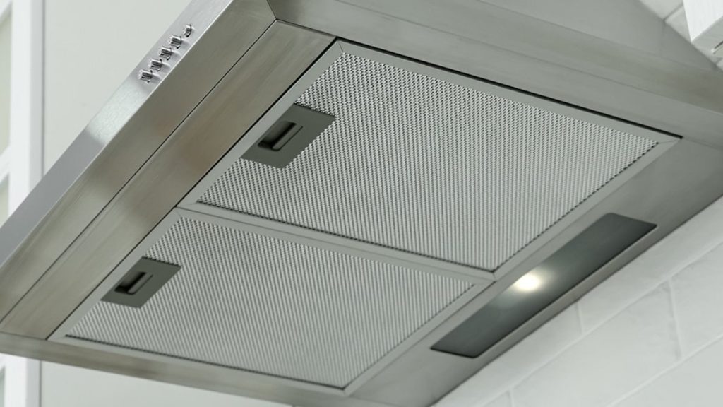 Davlumbazı parlatan yöntem: Yağ değmemiş gibi…