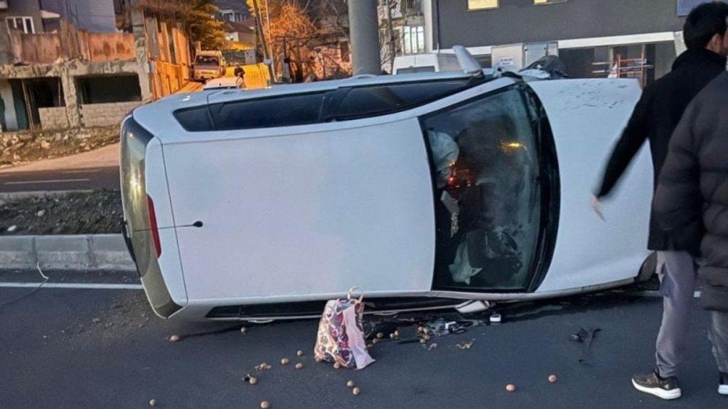 Denizli-Serinhisar karayolunda zincirleme kaza: 5 yaralı