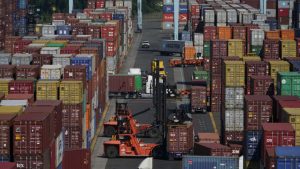 Dış ticaret açığı Şubat’ta yüzde 15,9 arttı