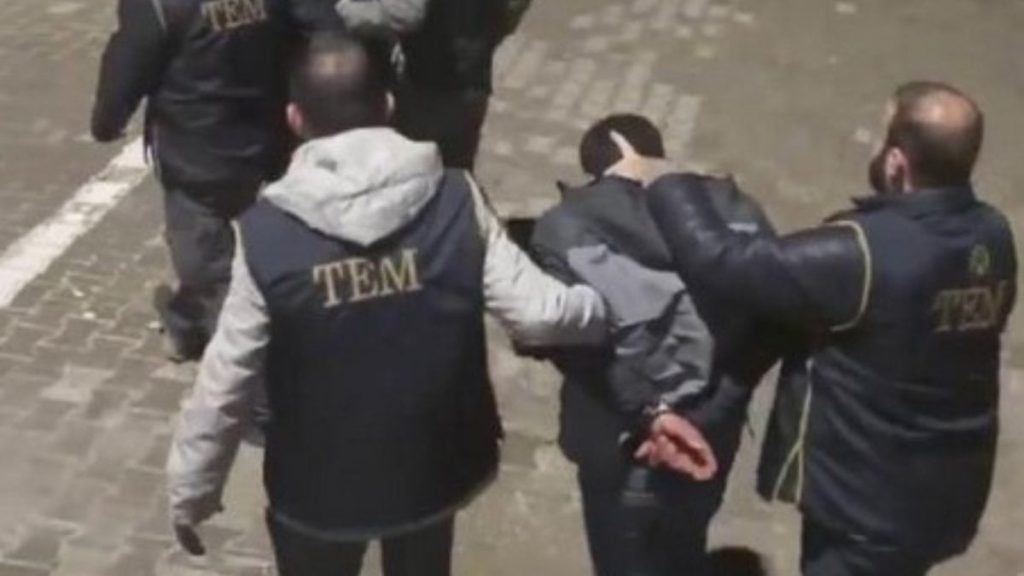 Diyarbakır Nevruz’unda terörist fotoğrafı taşıyan 6 kişi gözaltına alındı