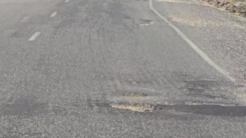 Diyarbakır’da çukur tehlikesi: Sürücüler zor anlar yaşıyor