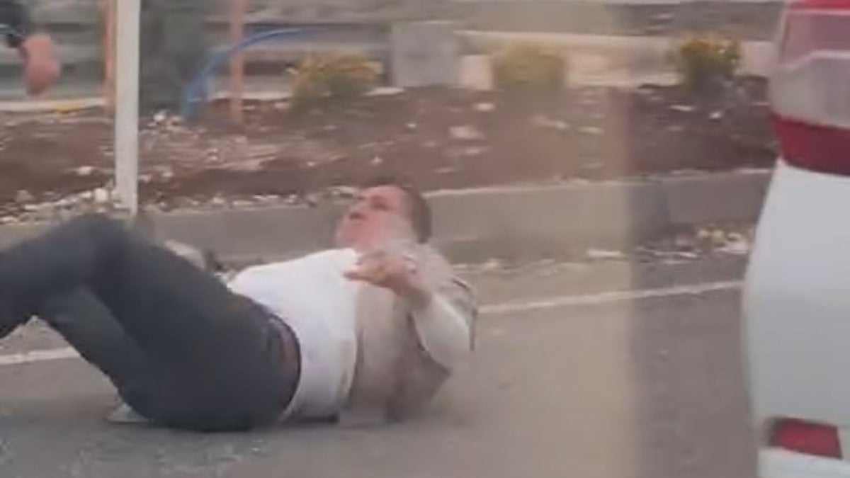 Diyarbakır’da trafikte tekmeli tokatlı yol verme kavgası