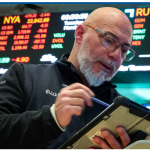 Dow Jones 400 Puan Düştü, Gün İçinde 1.200 Puanı Aşan Kayıp Görüldü