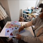 Düzce’de göz doktoru, sanatını hastaneye taşıdı