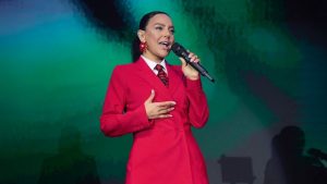 Ebru Gündeş Demet Özdemir’e hayran kaldı: Sen söyledin biz ağladık