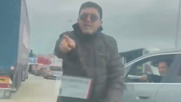 Edirne’deki sınır kapısında sürücülerin kaynak kavgası kameraya yansıdı