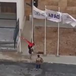 Elazığ’da çocuklardan Türk bayrağına büyük vefa