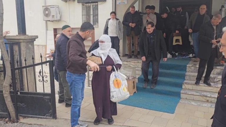 Elazığ’da dilenciden zabıtalara ilginç teklif