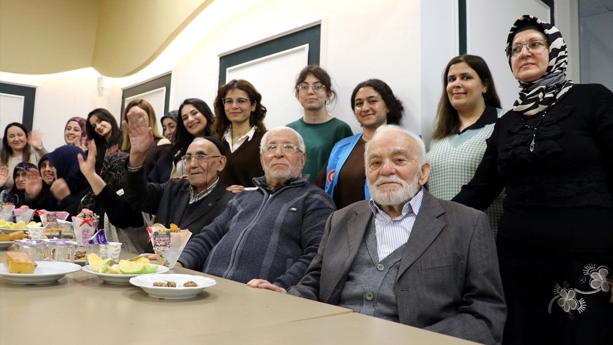 Elazığ’da üç kuşak iftar sofrasında buluşuyor