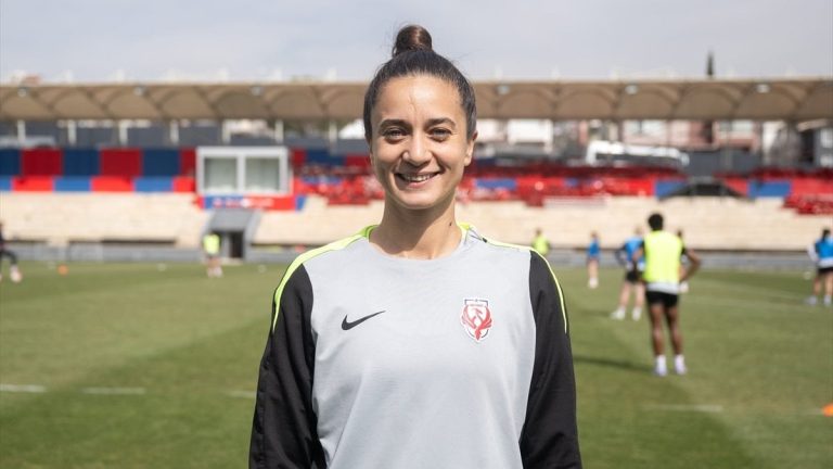 Emine Ecem Esen’den kadınlara ‘vazgeçmeyin’ mesajı