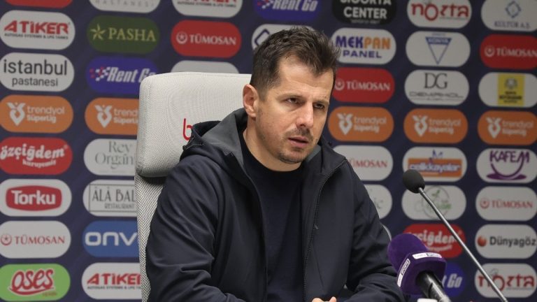 Emre Belözoğlu: Oyuncular için de bizim için de zor bir süreç
