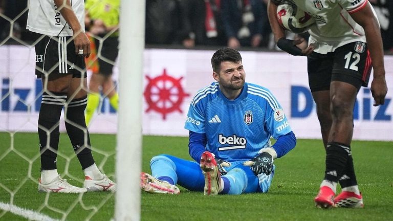 Ersin Destanoğlu: Maçın önüne geçti hakem