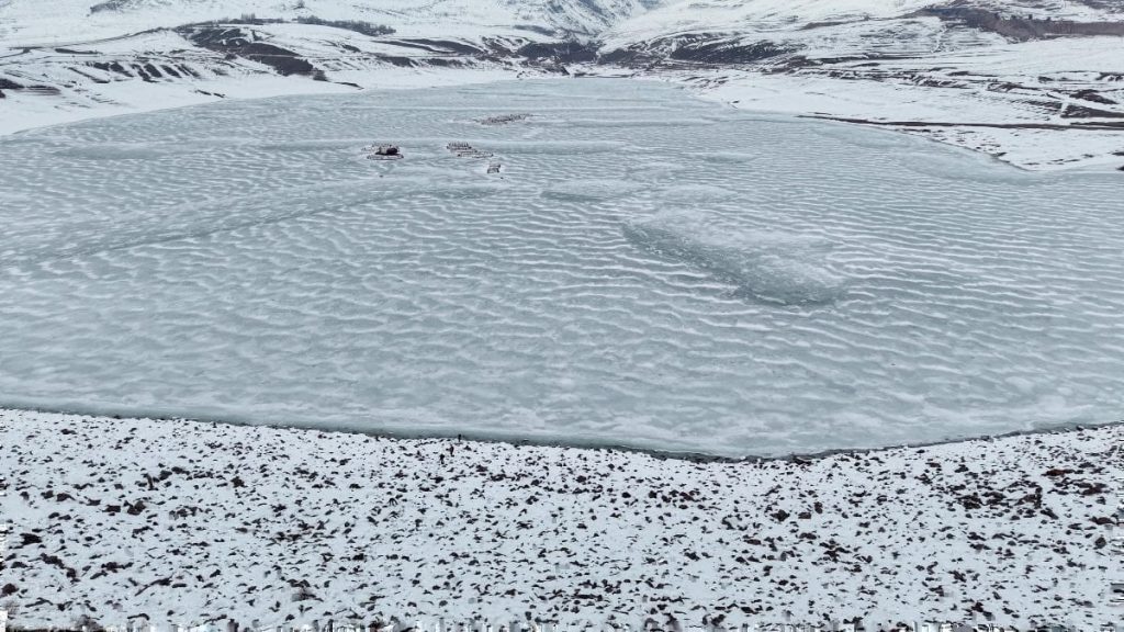 Erzurum’da Demirdöven Barajı buz tuttu