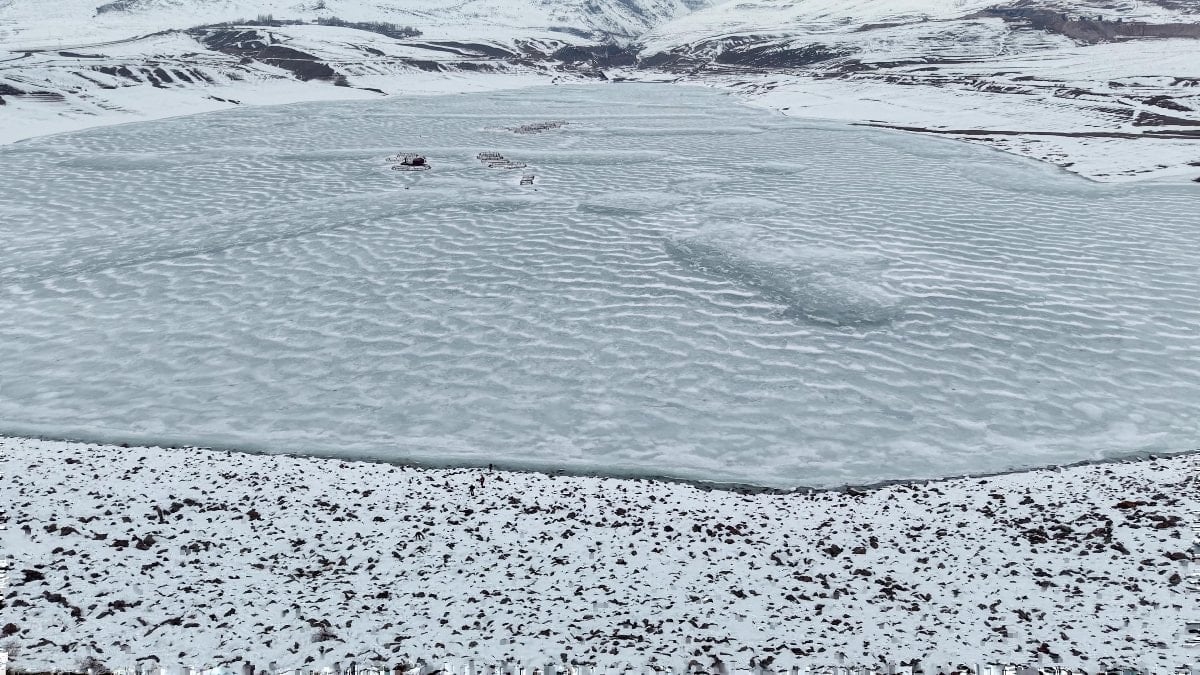 Erzurum’da Demirdöven Barajı buz tuttu