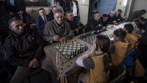 Erzurum’da kuşaklar satrançta buluştu