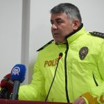 Erzurum’da yeni trafik düzenlemelerinin ilk cezası bir polis memuruna yazıldı