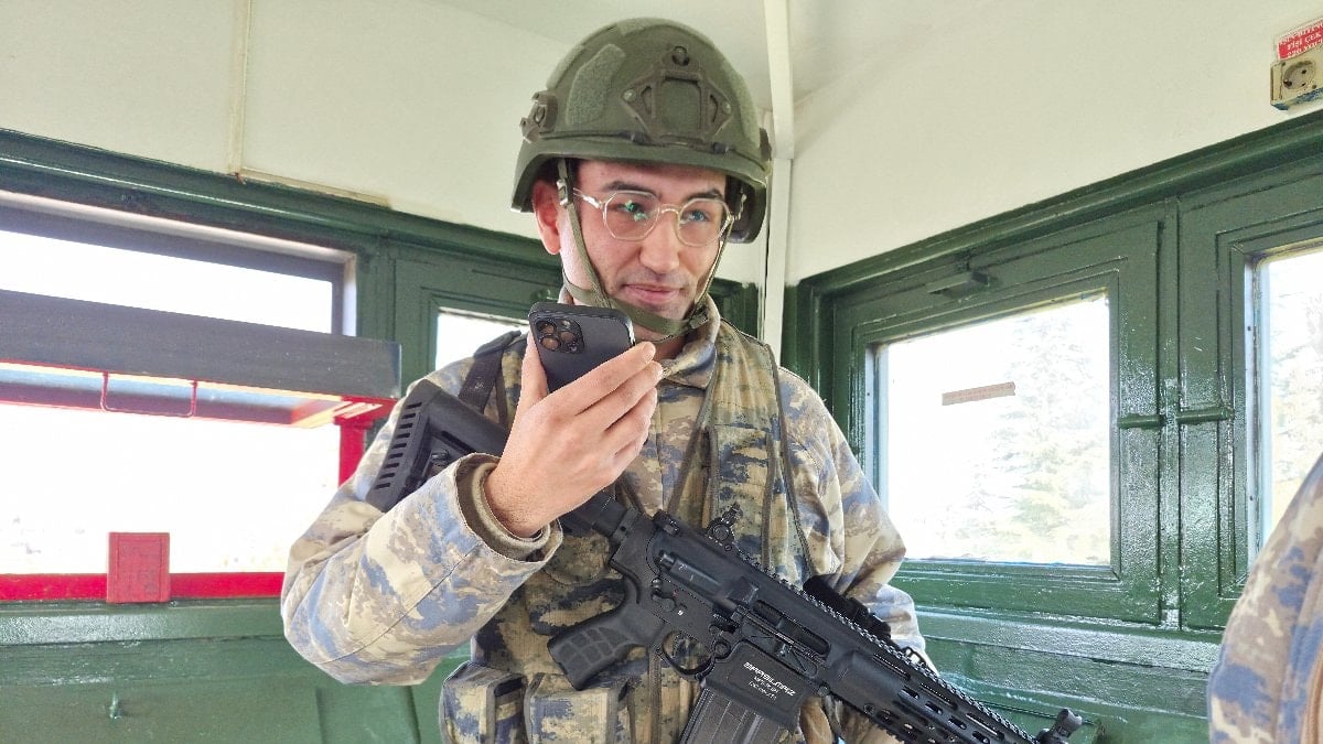 Eskişehir’de ailesiyle bayramlaşan Mehmetçik’in duygu dolu anları