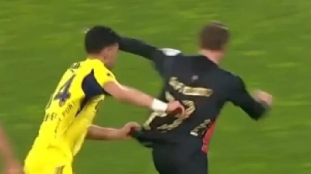 Fatih Karagümrük’ten Fenerbahçe maçında penaltı itirazı!