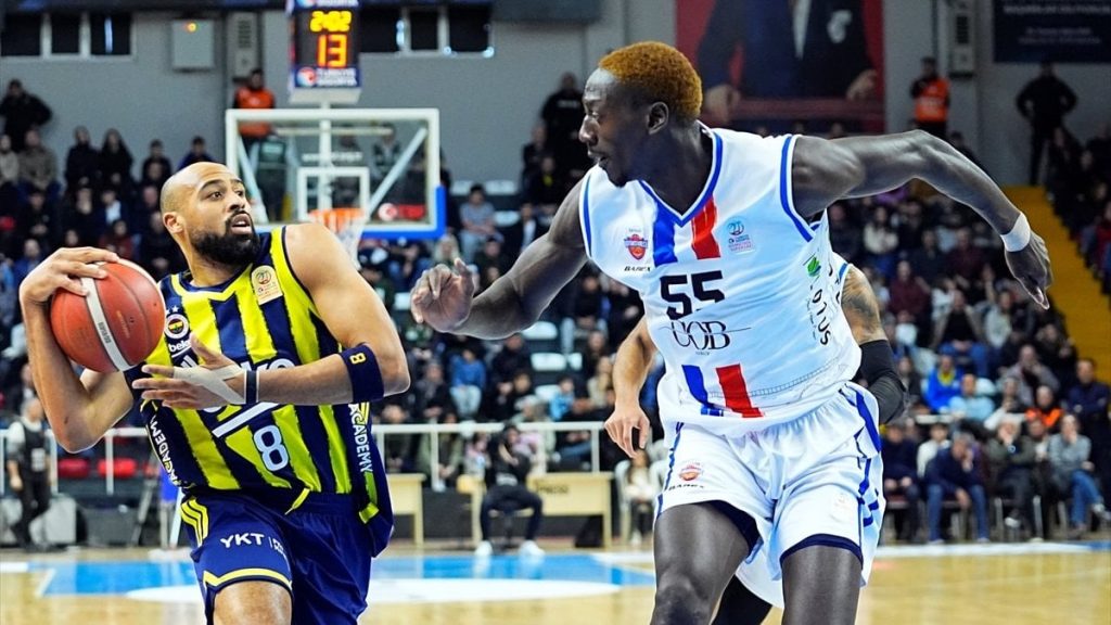 Fenerbahçe, Büyükçekmece Basketbol karşısında sürprize izin vermedi