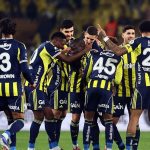 Fenerbahçeli futbolculardan şampiyonluk toplantısı