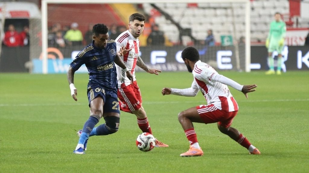 Fenerbahçe’ye kötü haber: Nelson Semedo sakatlandı