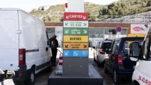 Fransa’dan akaryakıt krizine 70 milyon euroluk destek paketi