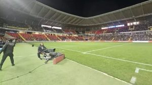 Gaziantep FK-Fenerbahçe ışık krizi nedeniyle maçı gecikmeli başlıyor