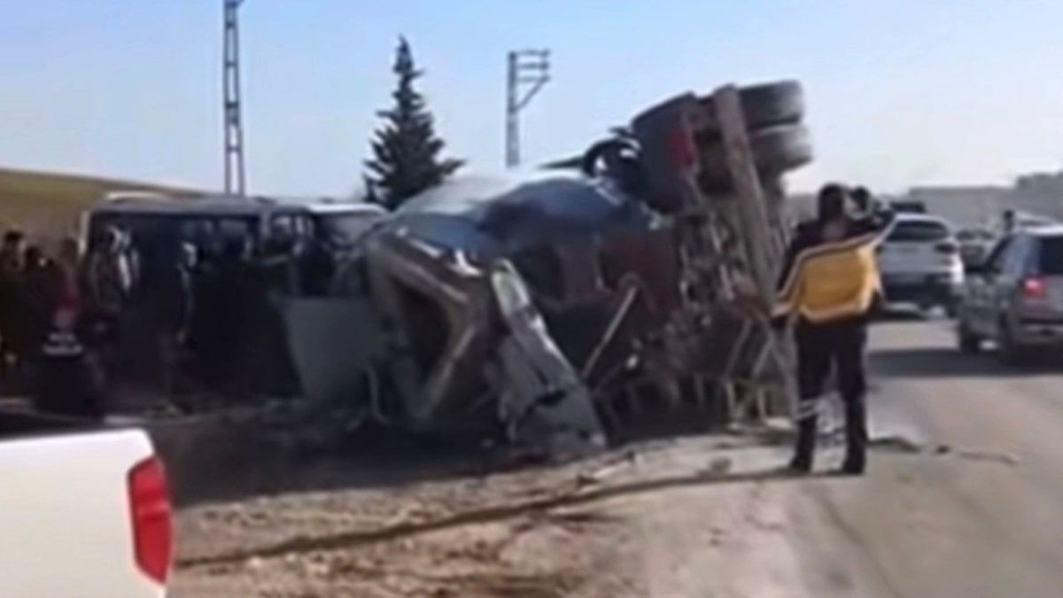 Gaziantep’te devrilen beton mikserinin sürücüsü öldü