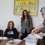 Geleneksel yöntemle kâğıt yapımını öğrendiler