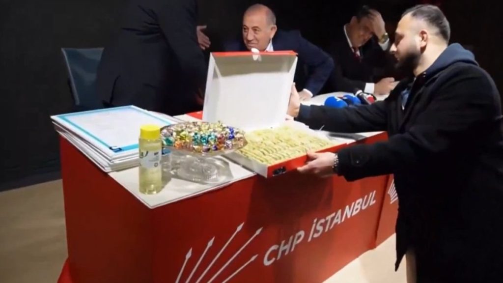 Gürsel Tekin’den “baklava kutusu” yorumu: Milletin önünde aç