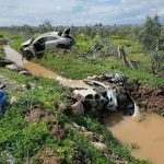 Hatay’da bir sürücü hurdaya dönen araçtan burnu kanamadan çıktı