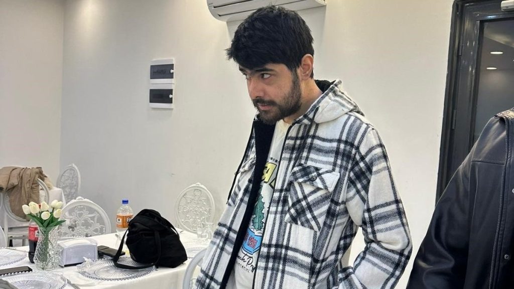 Hatay’da evden çıkmayan Barış, 25. yaşına bilgisayar başında girdi