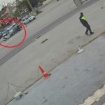 Hatay’da kavşakta motosiklet sürücüsü, çarpışmanın etkisiyle havaya savruldu