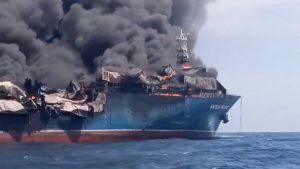 Hürmüz Boğazı’ndan 2 günde 7 gemi geçti: İzinsiz geçen gemiler alevler içinde