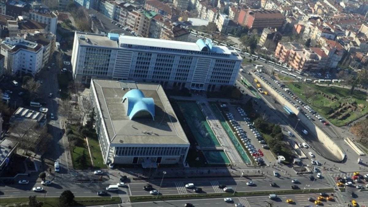 İBB duruşmasında ilk itirafçı savunması: Parayı yukarıdan istiyorlar