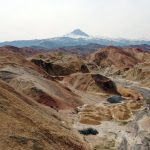 Iğdır’daki Gökkuşağı Tepeleri’nde karın erimesi ile beraber renkli görüntüler ortaya çıktı
